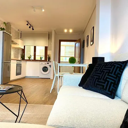 Casa Con Jardin A 2 Min Playa, Garaje Privado Apartment *