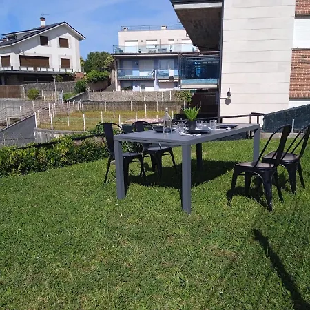 Casa Con Jardin A 2 Min Playa, Garaje Privado
